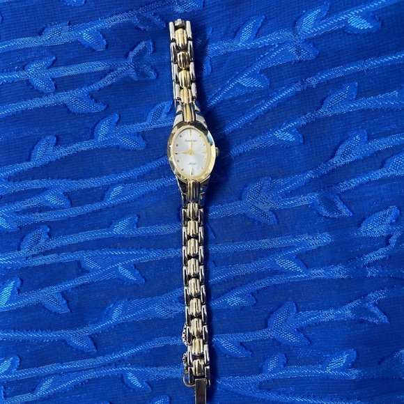 Armitron Women’s Watch - Picture 3 of 5